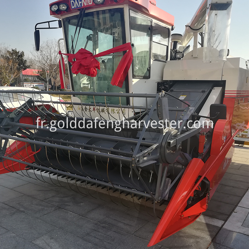 hydro static transmission self-propelled rice harvester